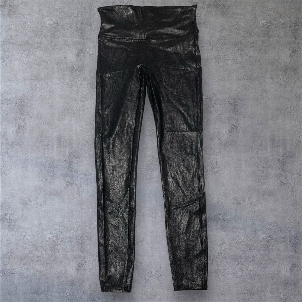 Spanx Embossed‎ Metallic Black Leather Look Womens M NWOT Stretch Slimming  Gym